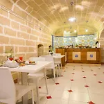 Alojamento de Acomodação e Pequeno-almoço L'uomo E Il Mare 3*